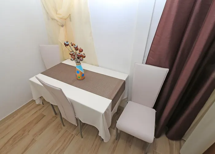شقة Tatijana